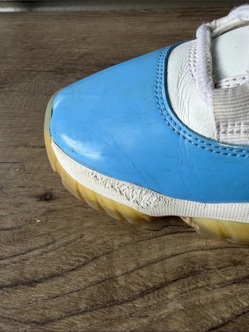 Jordan Low-Top Sneakers in White and Light Blue with Yellow Sole size 9.5